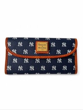 Dooney & Bourke New York Yankees MLB Genuine Continental Wallet Logo Print EUC